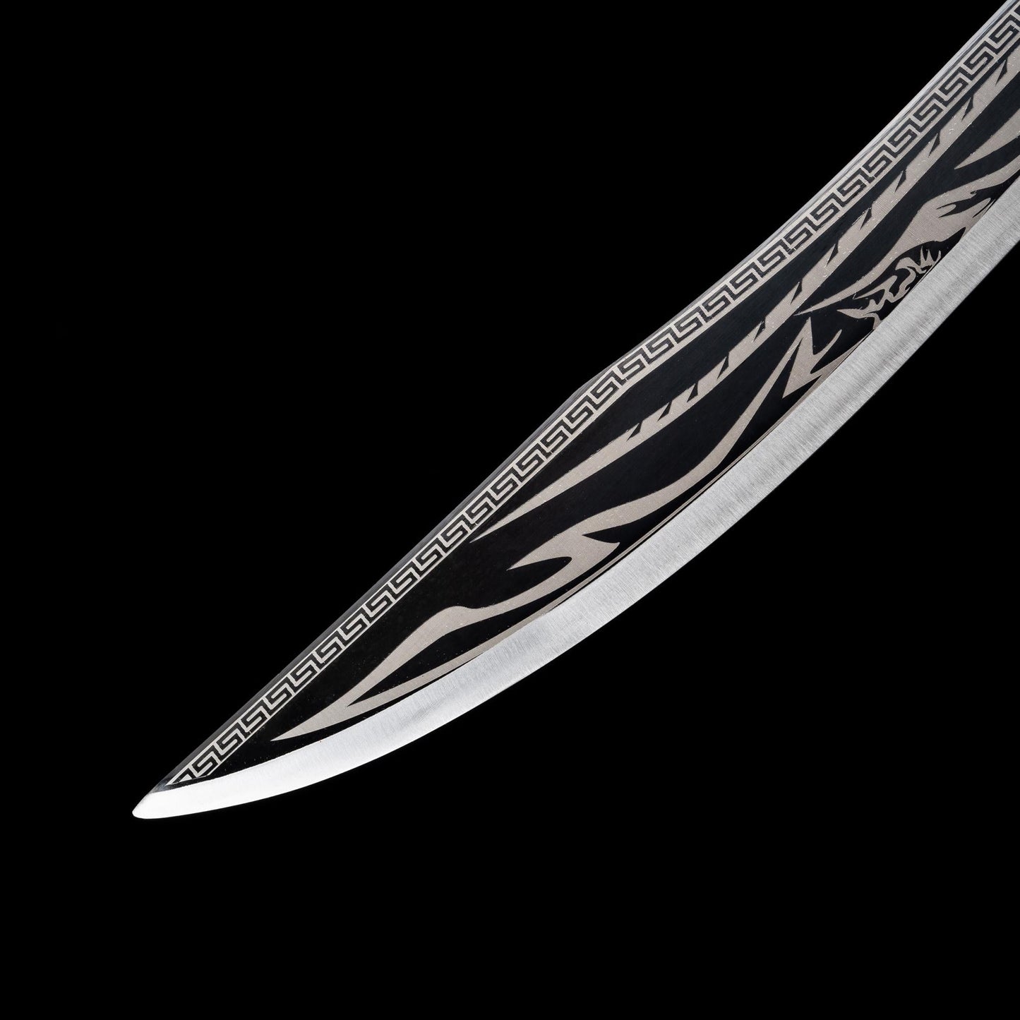 Dragon Roar Combat Blade